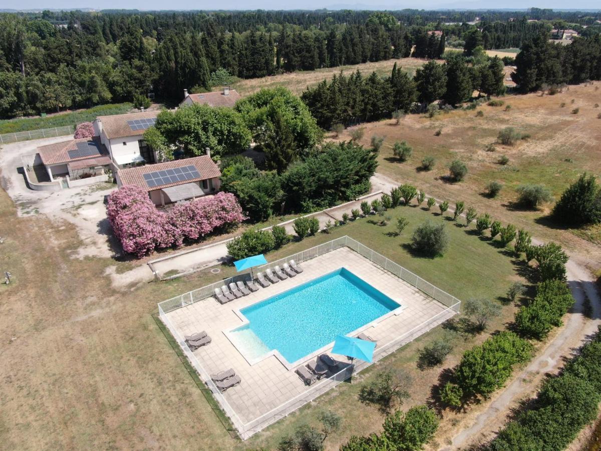 Les Du Mas Canillac Chateaurenard