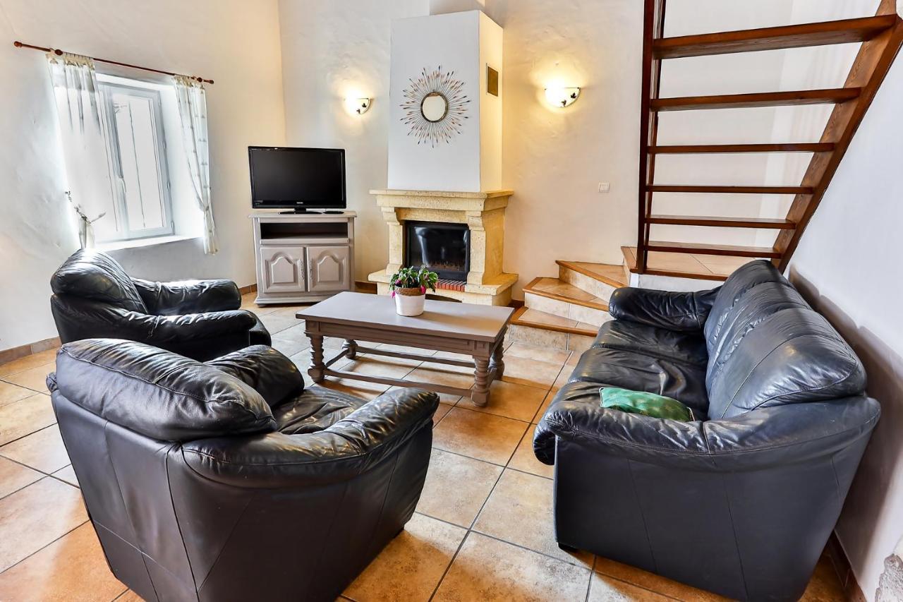 Les Du Mas Canillac Apartment
